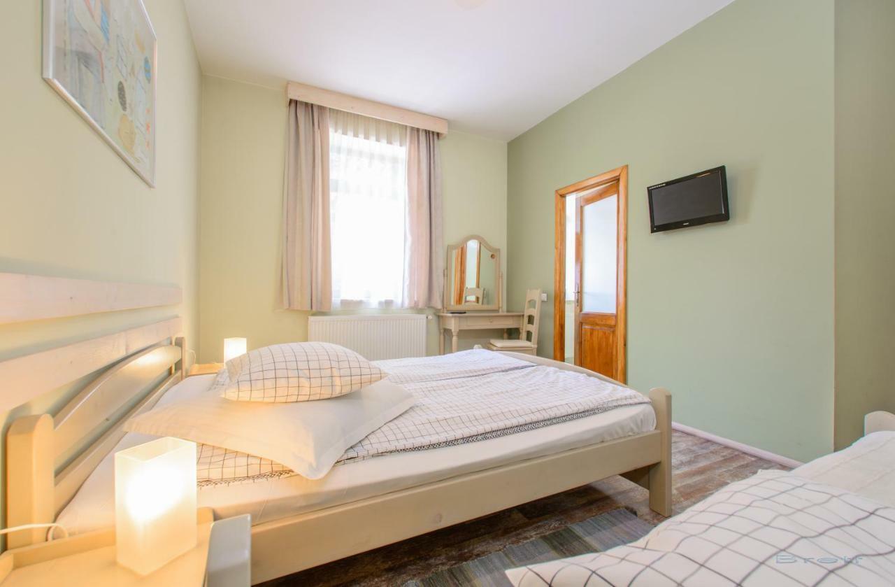 Mango Rooms Брашов Экстерьер фото