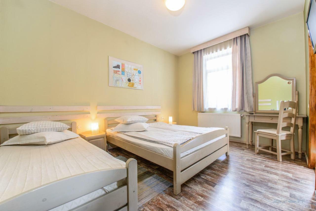 Mango Rooms Брашов Экстерьер фото